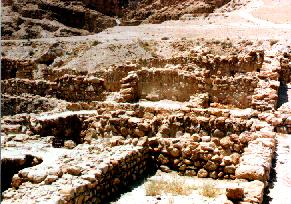 PH 1QUMRAN22: QUMRAN CAVE 4 CLOSE W/TITLE %